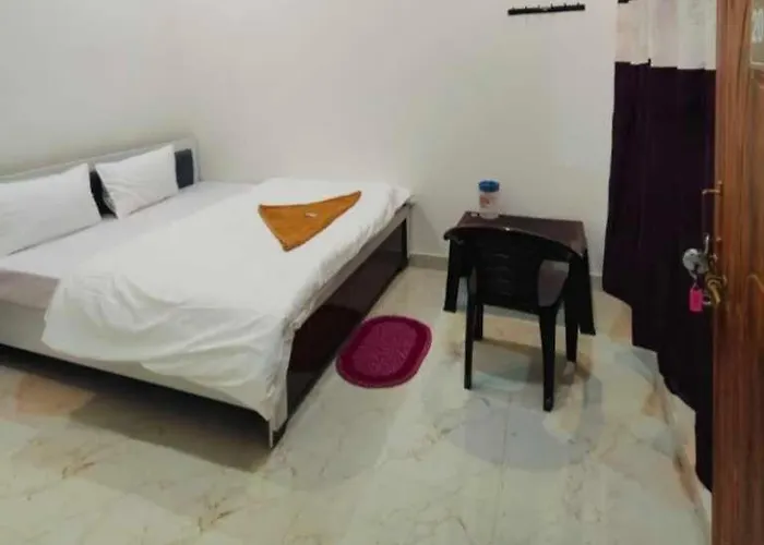 Hotel O By Oyo Avantika Palace Ayodhya