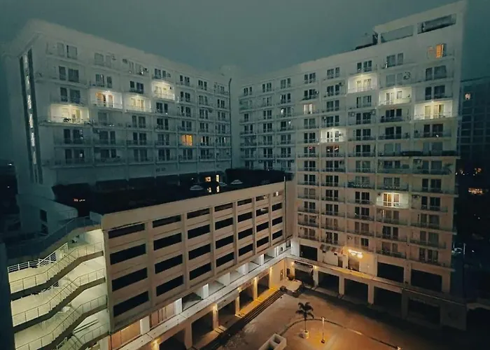 Dolphin Inn & Suites Manhattan Lucknow