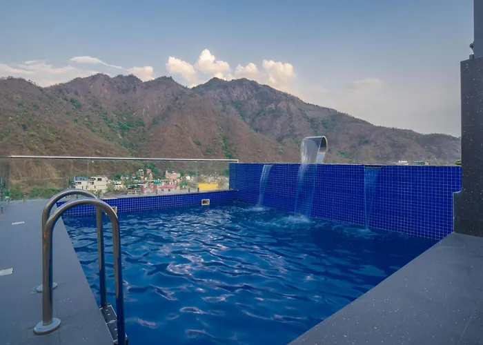 Perfectstayz Premium Laxmi Heritage With Rooftop Pool & Cafe Rishikesh