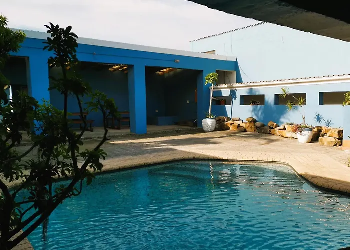 Oceanic Flashpackers Accommodation East London