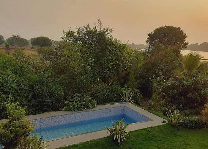 Riverview Farmhouse - Resort & Farmstay Durg