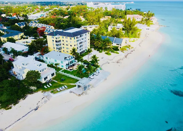 Studio, 100 Feet From The Beach Nassau