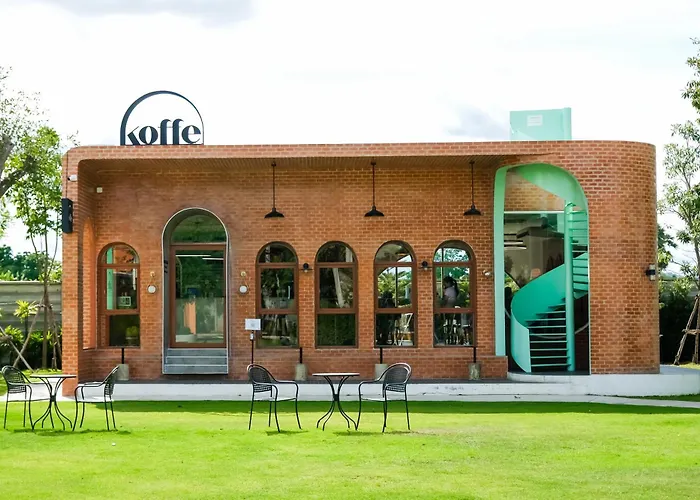 พีลูดส์ โฮเทล Hotel กาญจนบุรี
