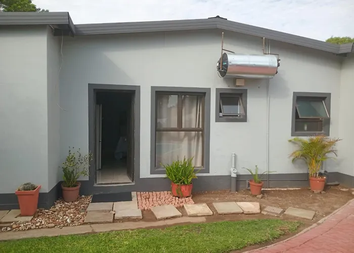 Pythons Guest Lodge Rustenburg