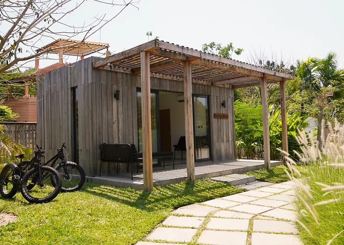 Lalagalu - Beachfront Ecocabins Diani Beach