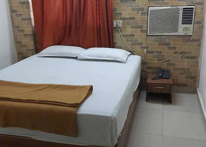 Glitz Hotels Sai Guest House - Nr Inorbit Mall Vashi Navi Mumbai