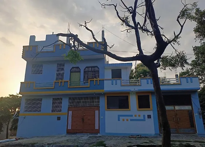 Rs Palace Guest House Ayodhya