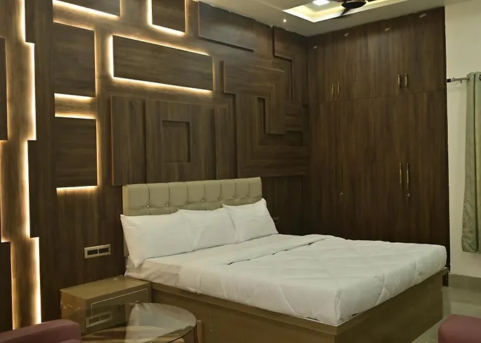 Hotel Green Crystal Raipur 