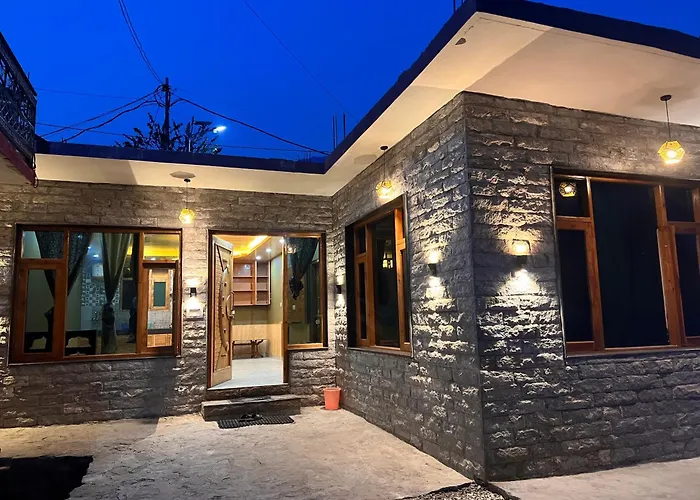 Red Rose Cottages Manali