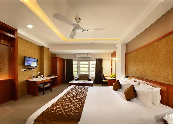 Kgees - Hill Town Hotel Kattappana
