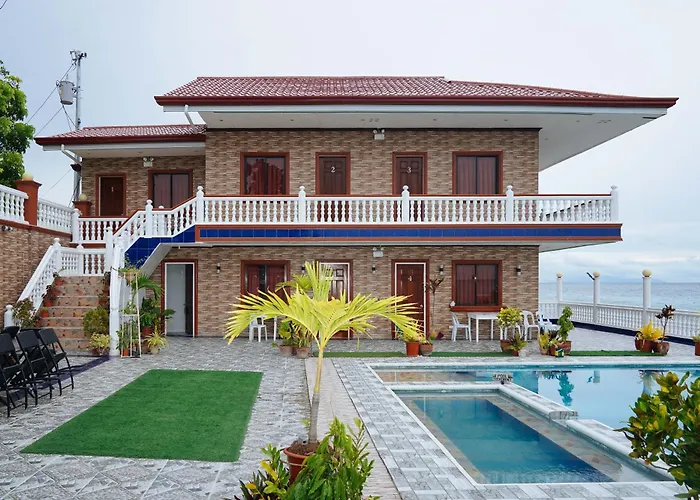 Reddoorz Plus At Billys Resort Oslob