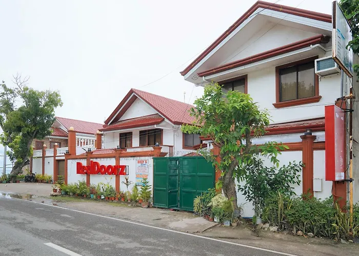 Reddoorz Plus At Billys Resort Oslob