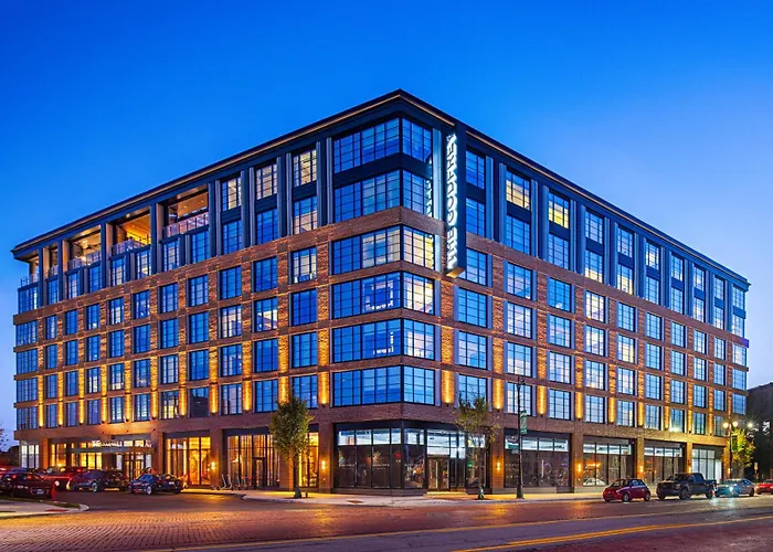 Hotel The Godfrey Detroit, Curio Collection By Hilton