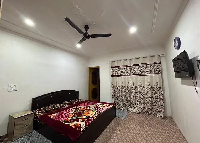 Hotel Reshi Srinagar 