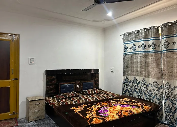 Hotel Reshi Srinagar 