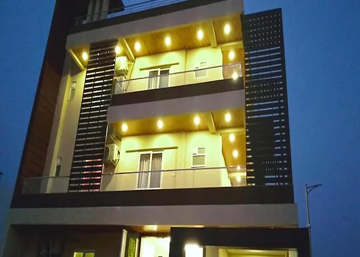 Hotel Avasa Inn Lucknow