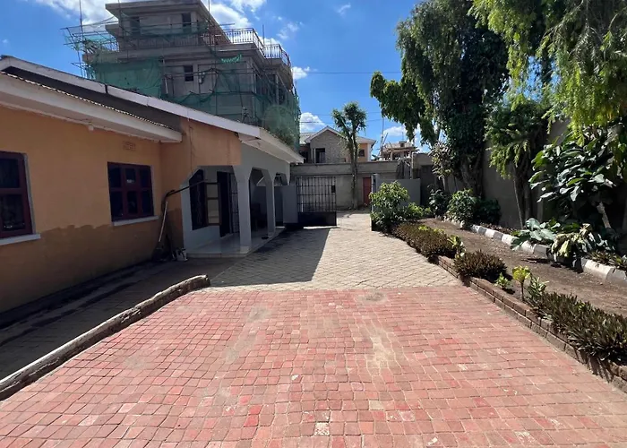 Amani House - Bed And Breakfast Arusha