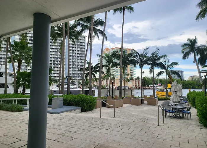 Galleria Mall Condo Hotel-Doubletree Hilton Fort Lauderdale