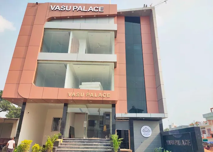 Hotel O Vasu Palace Ayodhya