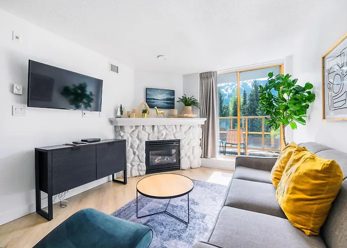 A Fully Renovated Condo Near Village Centre With Mt View And Close To Lift In Cascade Lodge Whistler
