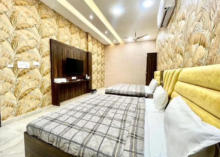 Hotel Kr 5Mins Walk From Golden Temple Amritsar