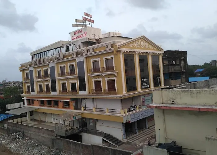 Hotel Grandeur Valsad