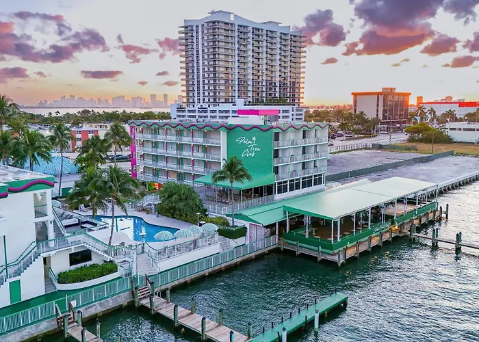 Palm Tree Club Miami Hotel North Bay Village