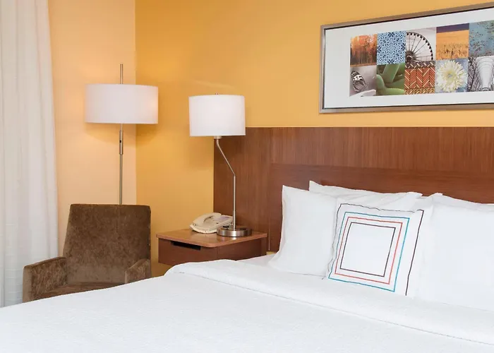 Fairfield Inn And Suites By Marriott Chicago St. Charles Saint Charles