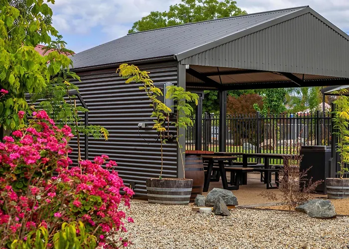 Big4 Albury Tourist Park Hotel