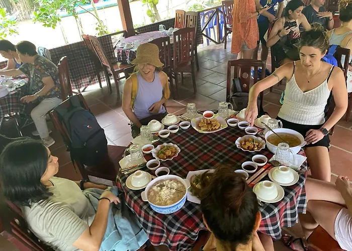 Giang Sơn Hotel 江山民宿范五老街胡志明市