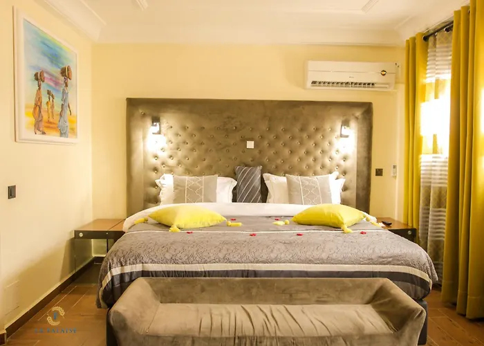 Hotel Résidence La Falaise Douala
