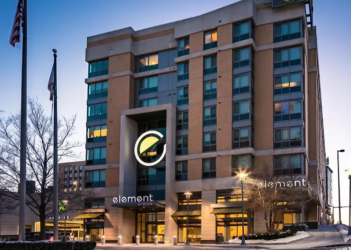 Element Omaha Midtown Crossing Hotel