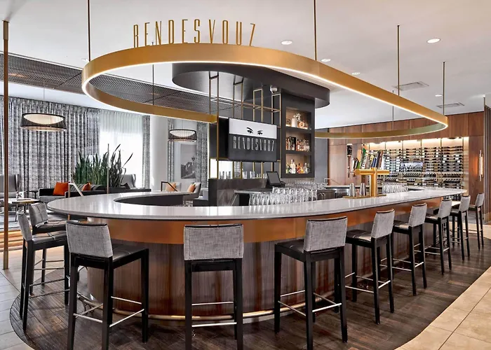 Courtyard By Marriott Calgary South Hotel