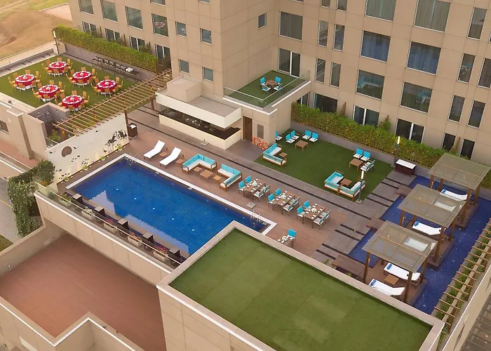 Courtyard By Marriott Surat Hotel