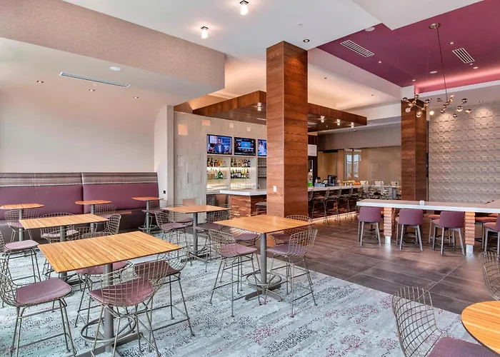 Courtyard By Marriott Raleigh Cary/Parkside Town Commons Hotel