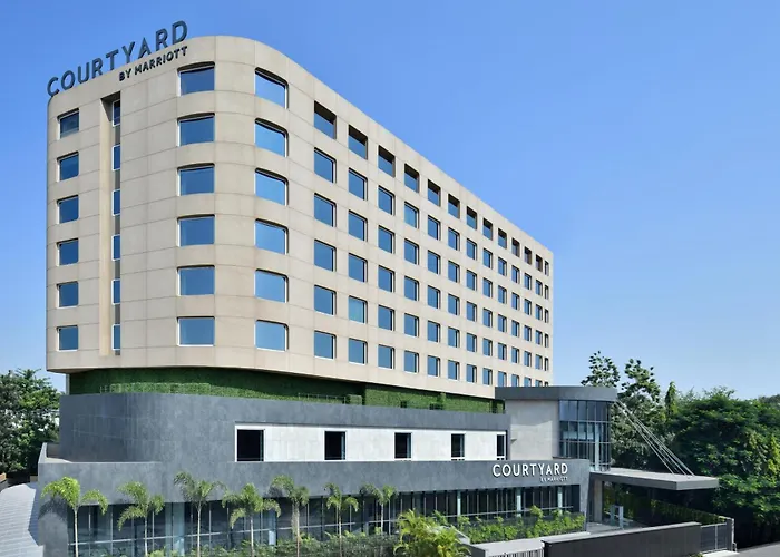 Courtyard By Marriott Nashik Hotel