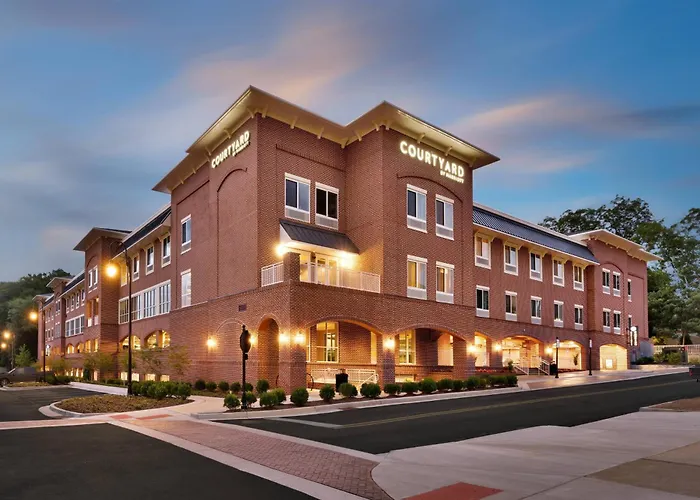 Courtyard By Marriott Atlanta Duluth Downtown Hotel