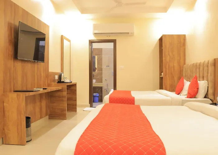 Hamptan Hotel - 200 Mt From Golden Temple Amritsar