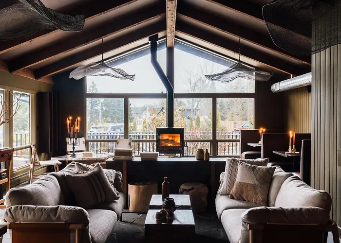 Awol Stowe Hotel