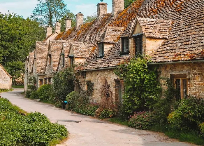 Cotswold Dream Getaways Bed & Breakfast Cirencester