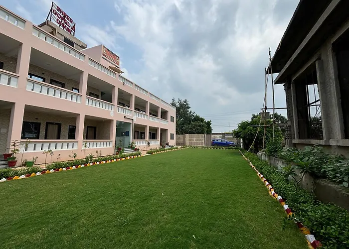 Srila Bhaktipad Nikunj Ashram Hotel Vrindavan