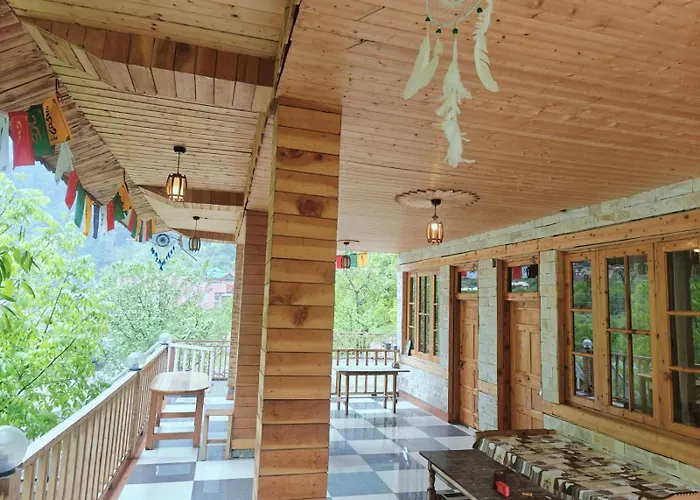 Karwan Cafe And Retreat Hotel Gushaini