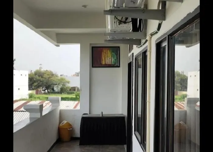 Hotel Malhotra Palace Ujjain