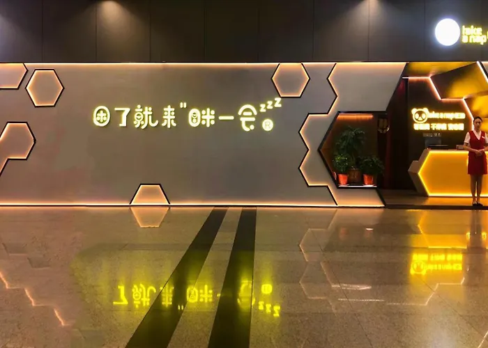 Xi'An Xianyang International Airport Space Capsule Hotel