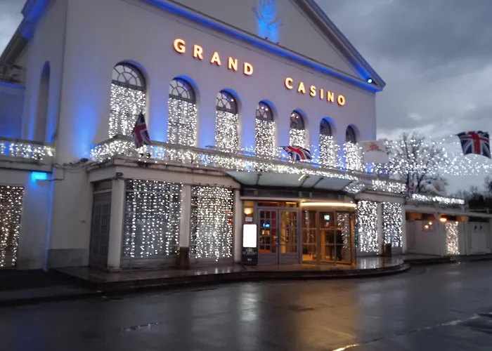 Au Charme du Lac Piscine&Spa Forges-les-Eaux