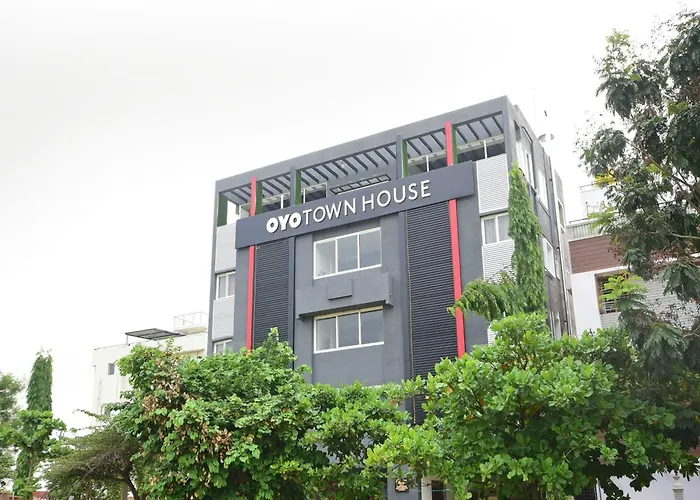 Townhouse Airport Road Hotel Yelahanka