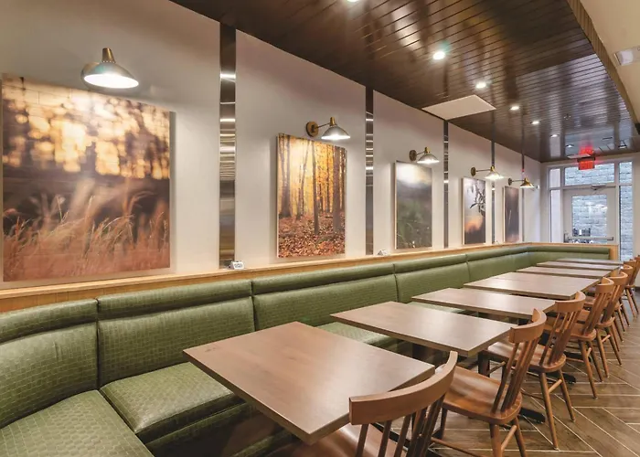Fairfield Inn & Suites By Marriott Kansas City Shawnee