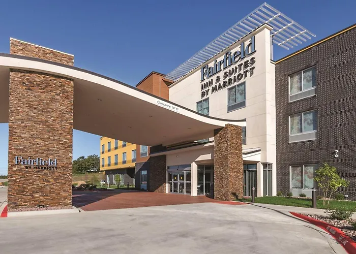 Fairfield Inn & Suites By Marriott Kansas City Shawnee