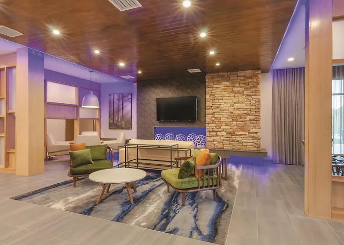 Fairfield Inn & Suites By Marriott Kansas City Shawnee