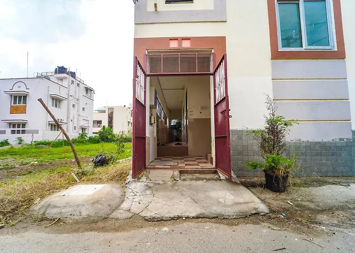 Fabexpress Clover Castle - Nr Coimbatore International Airport